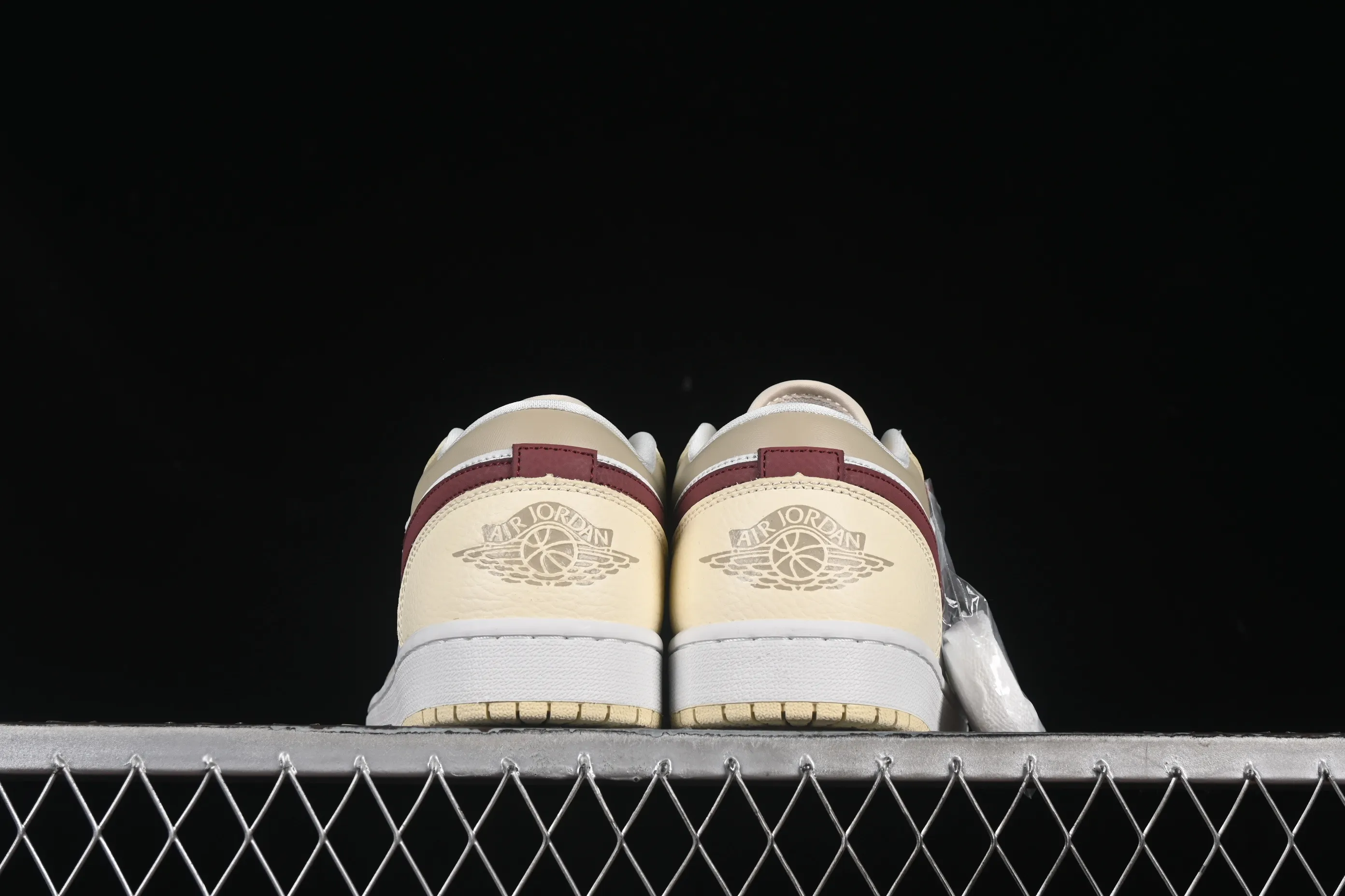 All categories Air Jordan Jordan series basketball shoes Air Jordan 1 Low Air Jordan 1 Low AJ1 Joe 1 cream yellow low-top cultural and casual sneakers HV6530-100